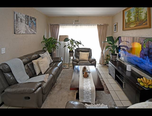 1 BEDROOM APARTMENT FOR SALE IN FERNDALE